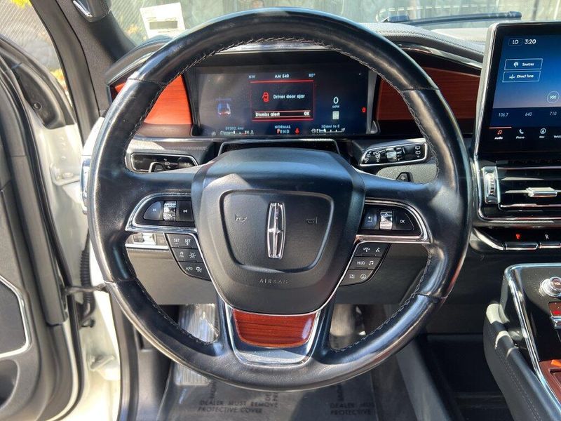 Used 2022 Lincoln Navigator ReserveImage 13