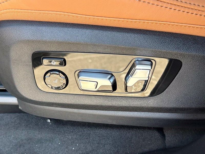 New 2027 BMW X7 xDrive40iImage 18
