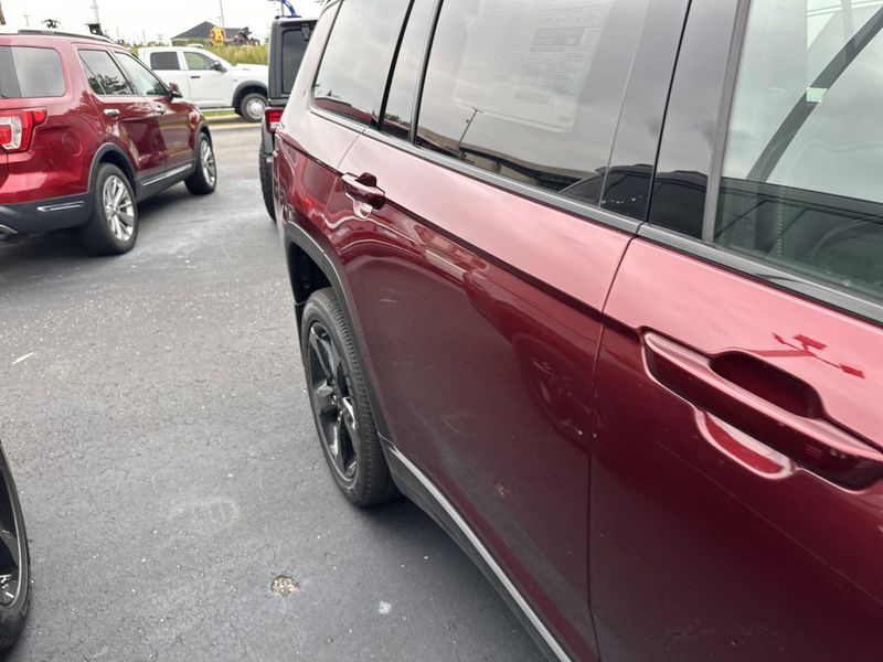 New 2025 Jeep Grand Cherokee L Altitude X 4x4Image 5