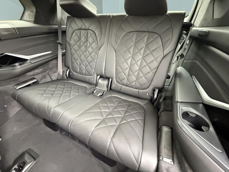 2026 BMW X7 xDrive40iImage 29