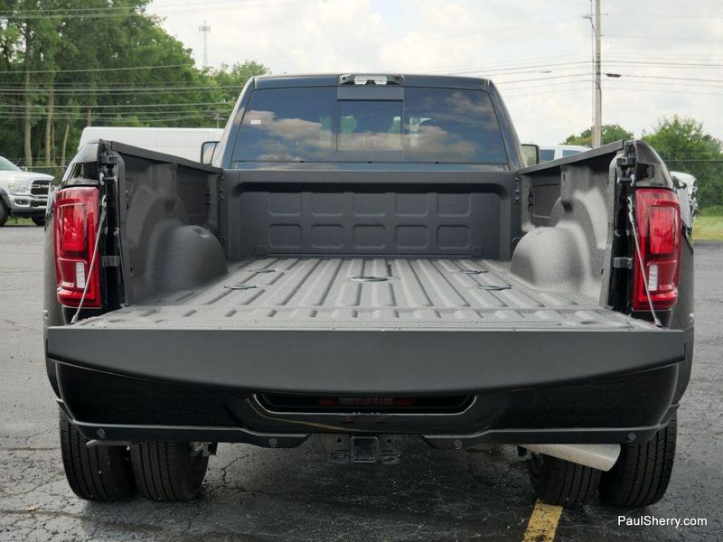 New 2025 RAM 3500 Big Horn Crew Cab 4x4 8