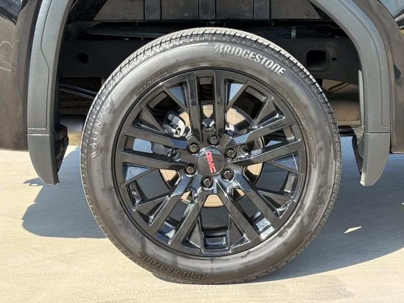 Used 2022 GMC Sierra 1500 Limited DenaliImage 14