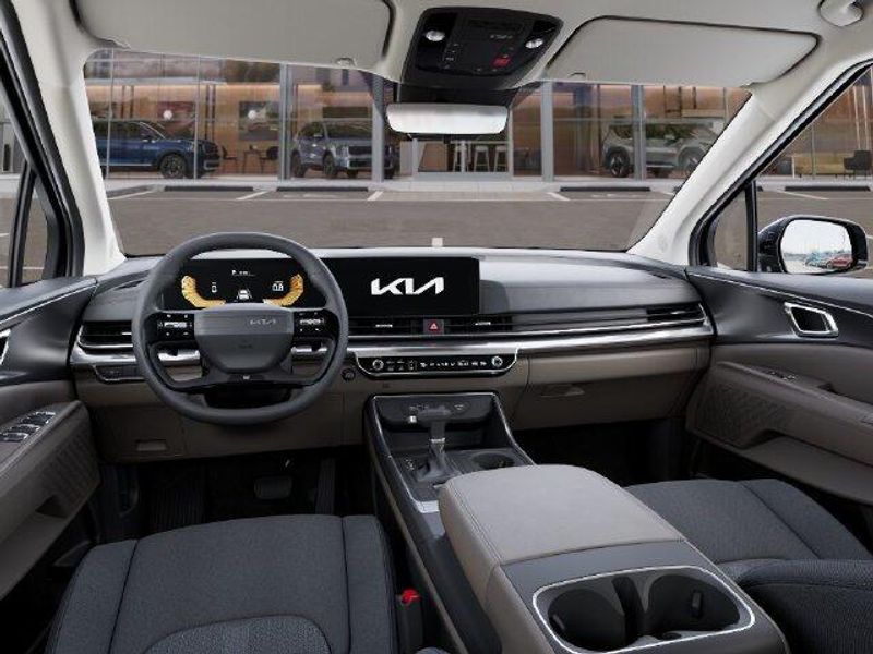 New 2027 Kia Carnival LXImage 15