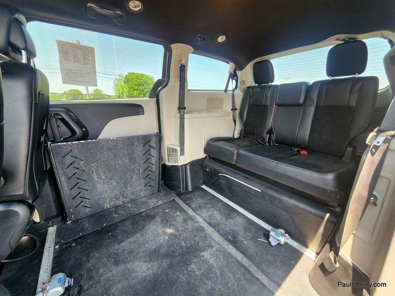 2019 Dodge Grand Caravan SXTImage 50