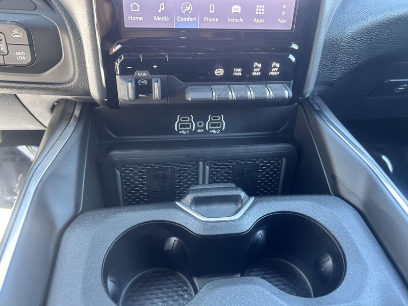 2025 RAM 2500 LaramieImage 27