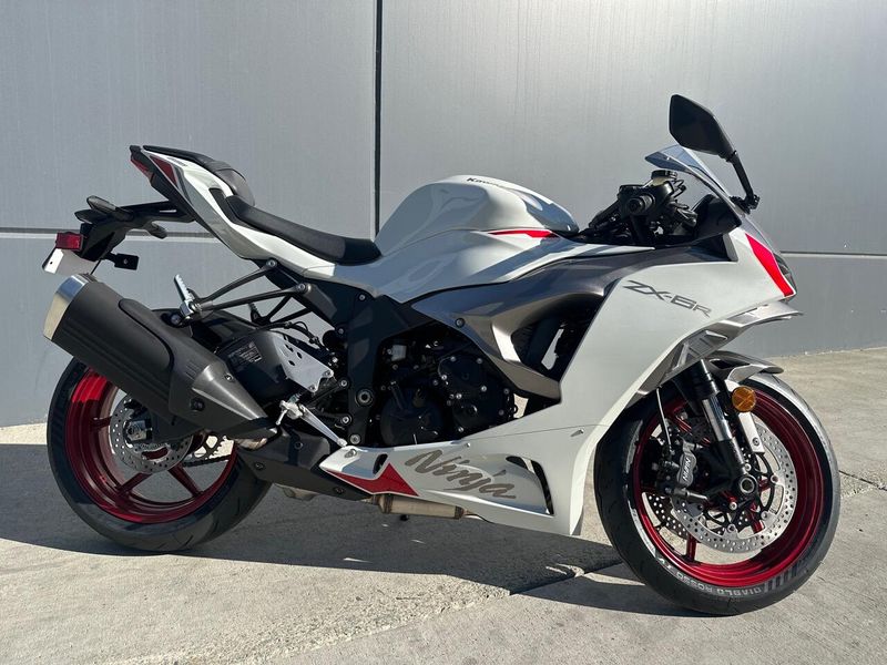2025 Kawasaki NINJA ZX-6R Image 1