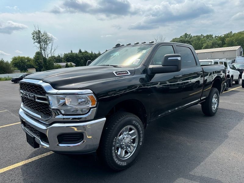 2024 RAM 2500 Tradesman Crew Cab 4x4 6