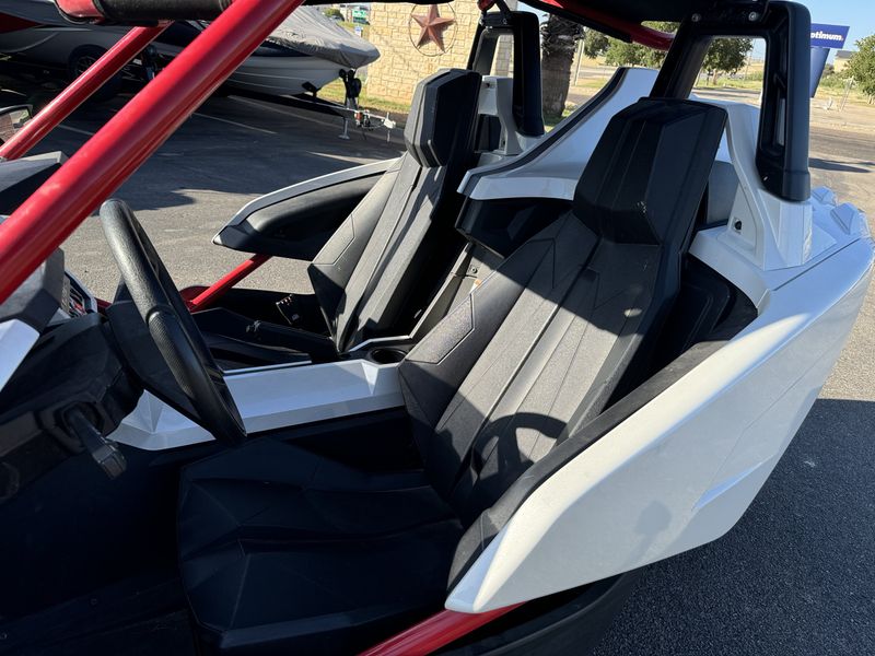 2016 Polaris SLINGSHOT SL LE WHITE PEARLImage 8