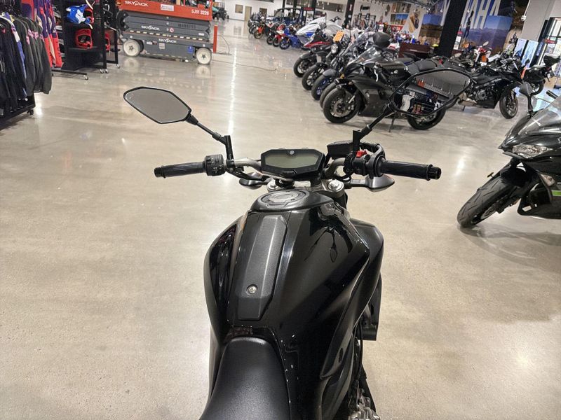 Used 2016 Yamaha FZ-07 Image 25