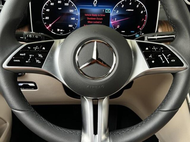 2024 Mercedes-Benz GLC 300Image 17