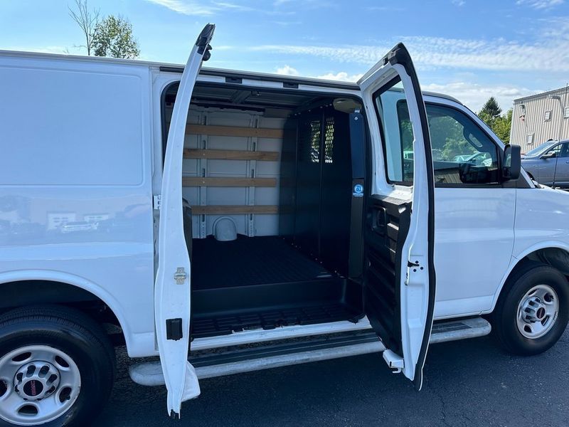 2022 GMC Savana Cargo Work VanImage 20