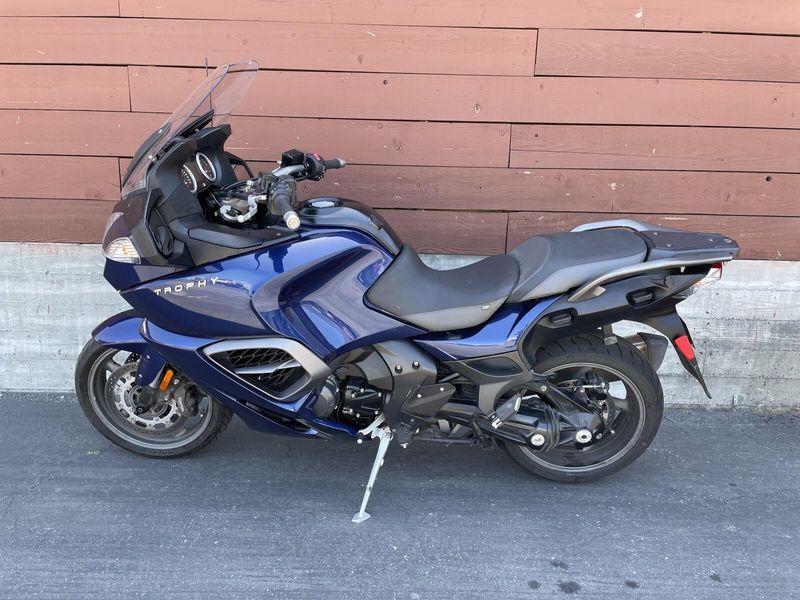 Used 2015 Triumph TROPHY SE 