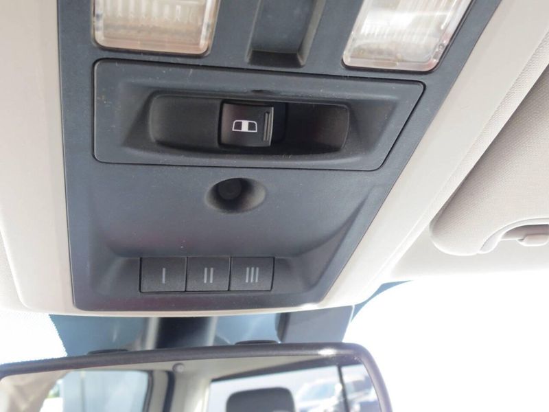 Used 2015 RAM 1500 Laramie 4x4 4dr Crew Cab 5.5 ft. SB PickupImage 18