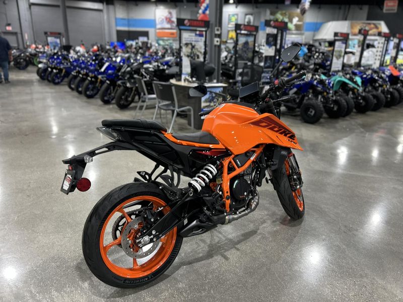 New 2025 KTM 390 DUKE Image 17
