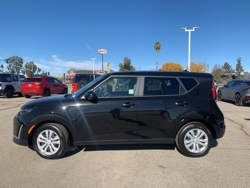 Used 2025 Kia Soul LXImage 2