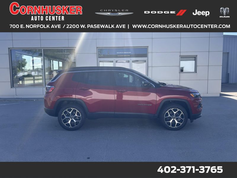 2025 Jeep Compass LimitedImage 1
