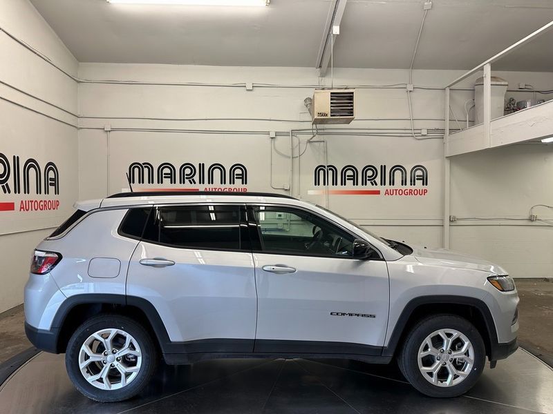 2024 Jeep Compass Latitude 4x4Image 4