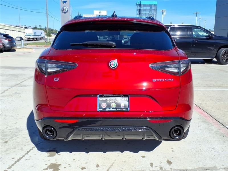 New 2025 Alfa Romeo Stelvio IntensaImage 8