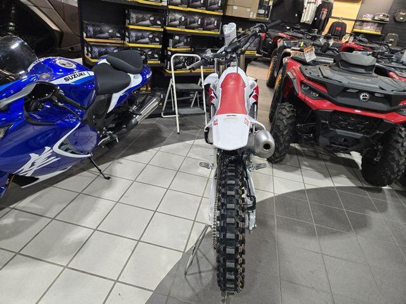 NEW 2026 YAMAHA YZ450F 70TH ANNIVERSARY EDITION Image 12