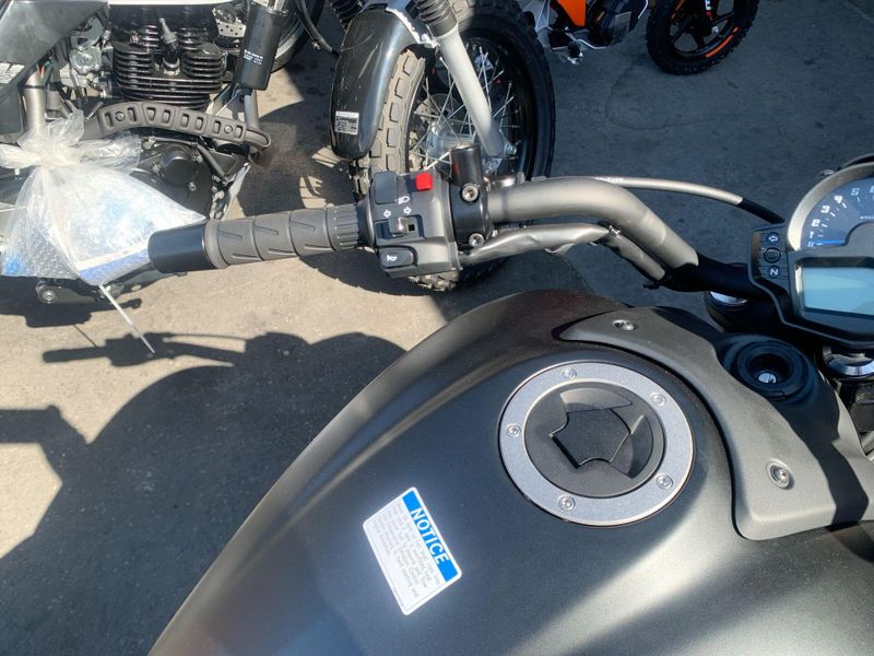 New 2025 Kawasaki VULCAN S Image 15