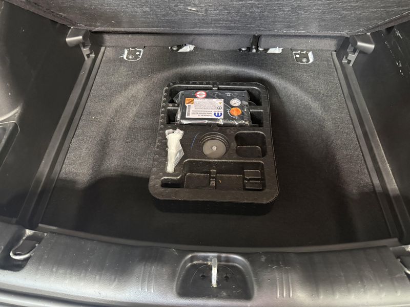 Used 2025 Jeep Compass LimitedImage 6