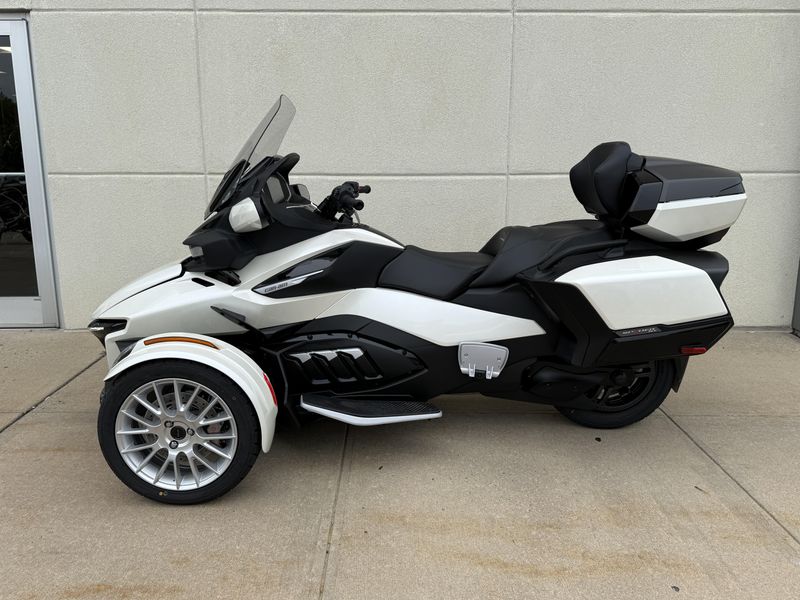2026 Can-Am SPYDER RT LIMITEDImage 2