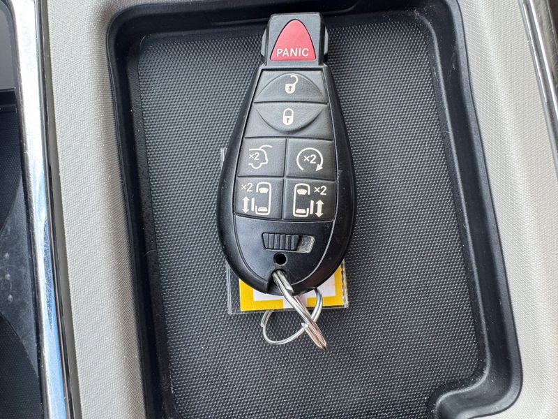 Used 2016 Chrysler Town & Country TouringImage 28