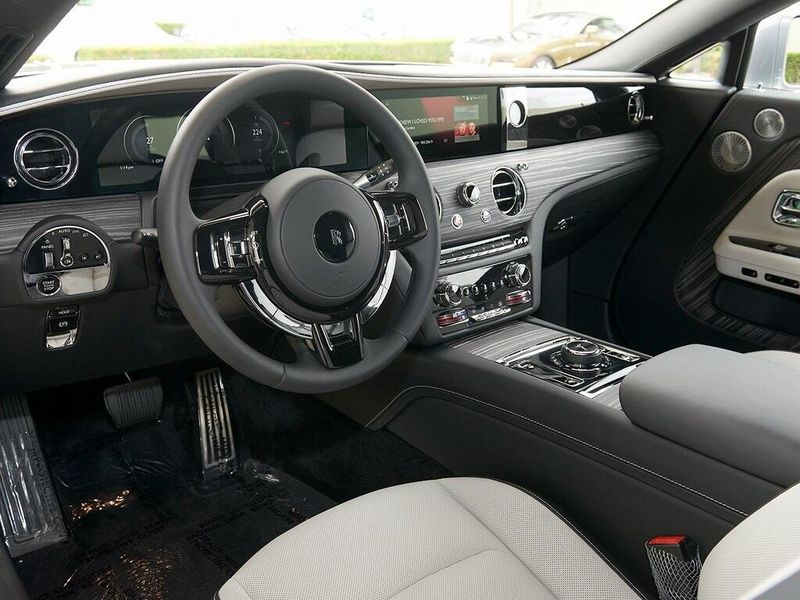 2025 Rolls-Royce Spectre Image 10