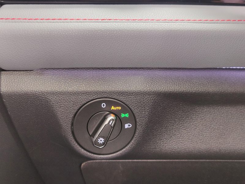 2025 Volkswagen Jetta GLI Autobahn w/Sunroof & Beats AudioImage 23