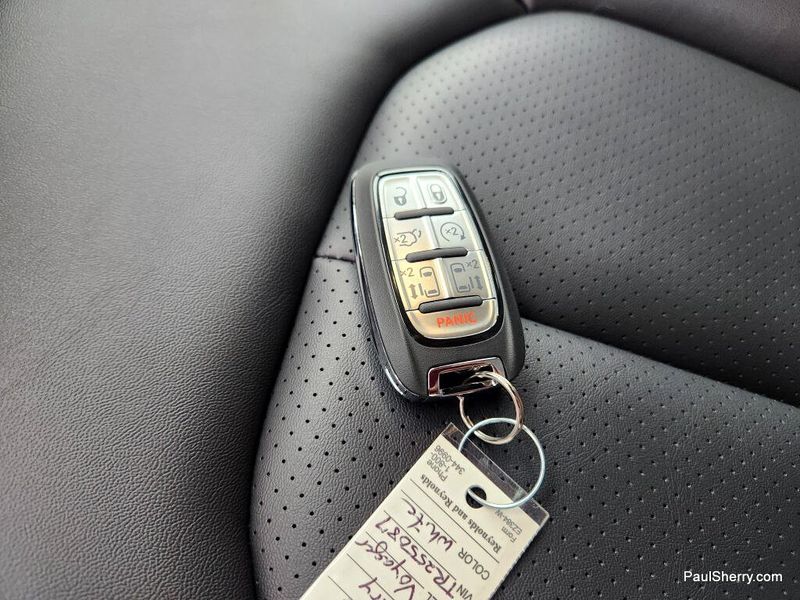 New 2026 Chrysler Voyager Lx