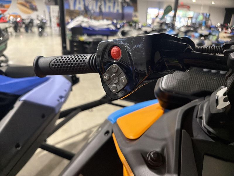 New 2026 Sea-Doo SPARK FOR 3 90 TRIXX (SOUND SYSTEM) Image 19
