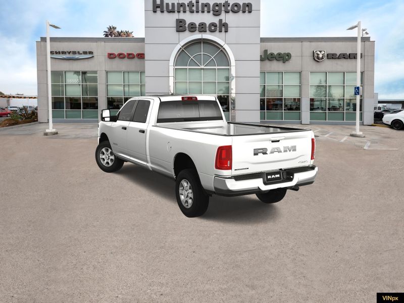 2025 RAM 3500 Big Horn Crew Cab 4x4 DuallyImage 5