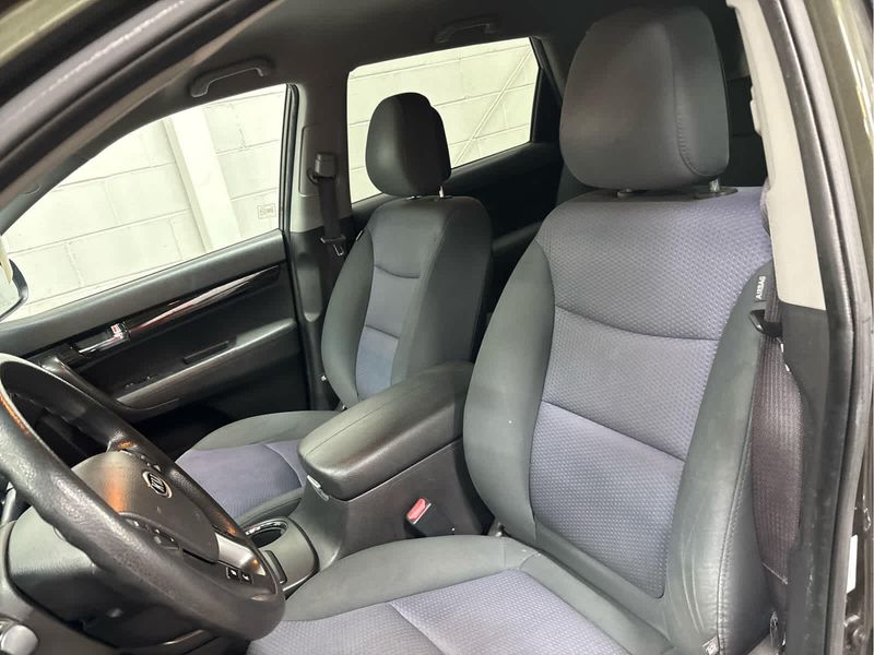 2012 Kia Sorento LX photo 20