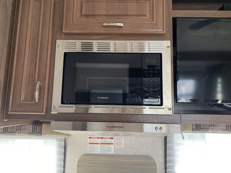 Used 2023 FOX MOUNTAIN 265RDS Image 11