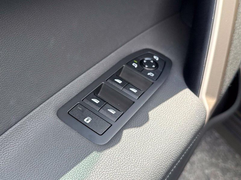 Used 2024 BMW iX xDrive50Image 21