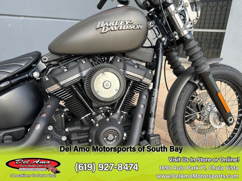 2019 Harley-Davidson SOFTAIL STREET BOB  in a BLACK/GREEN exterior color. Del Amo Motorsports of South Bay (619) 547-1937 delamomotorsports.com 