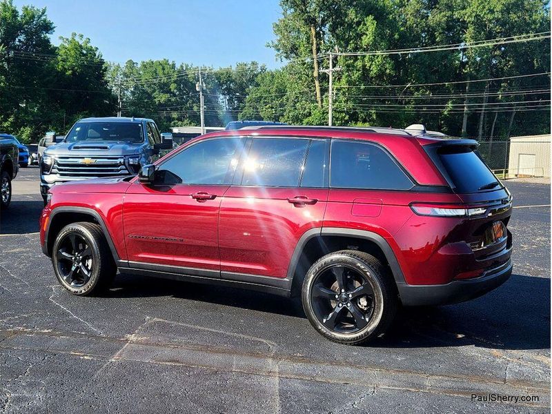 Used 2023 Jeep Grand Cherokee Altitude X