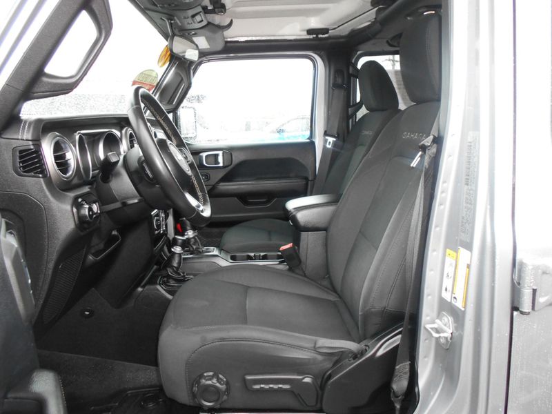 2018 Jeep Wrangler Unlimited SaharaImage 6
