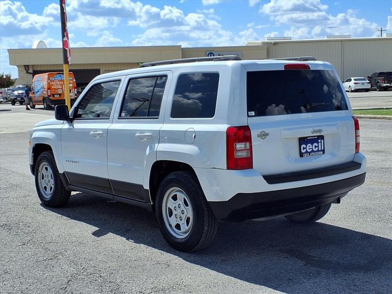2015 Jeep Patriot Sport photo 12