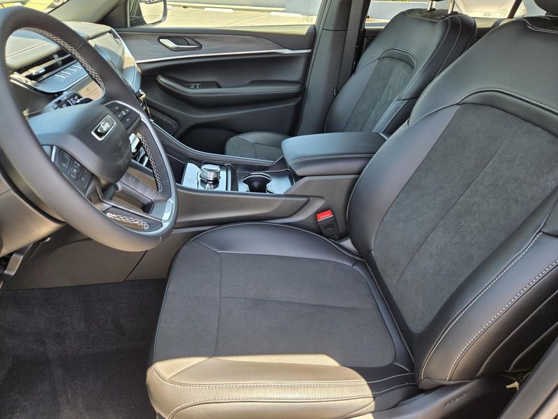 New 2026 Jeep Grand Cherokee L Laredo Altitude 4x4
