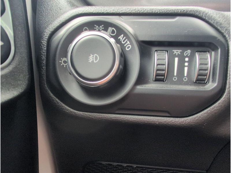2021 Jeep Wrangler WillysImage 27