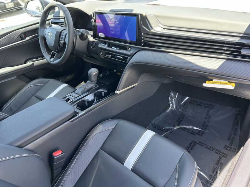 2025 Toyota Camry SEImage 9