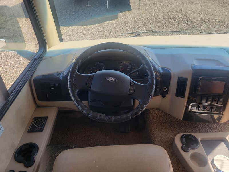 Used 2012 THOR M-32A  FORD Image 25