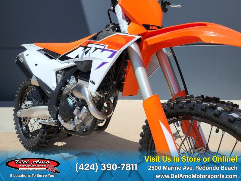 2024 KTM 250 SX-F  in a ORANGE exterior color. Del Amo Motorsports of Redondo Beach (424) 304-1660 delamomotorsports.com 