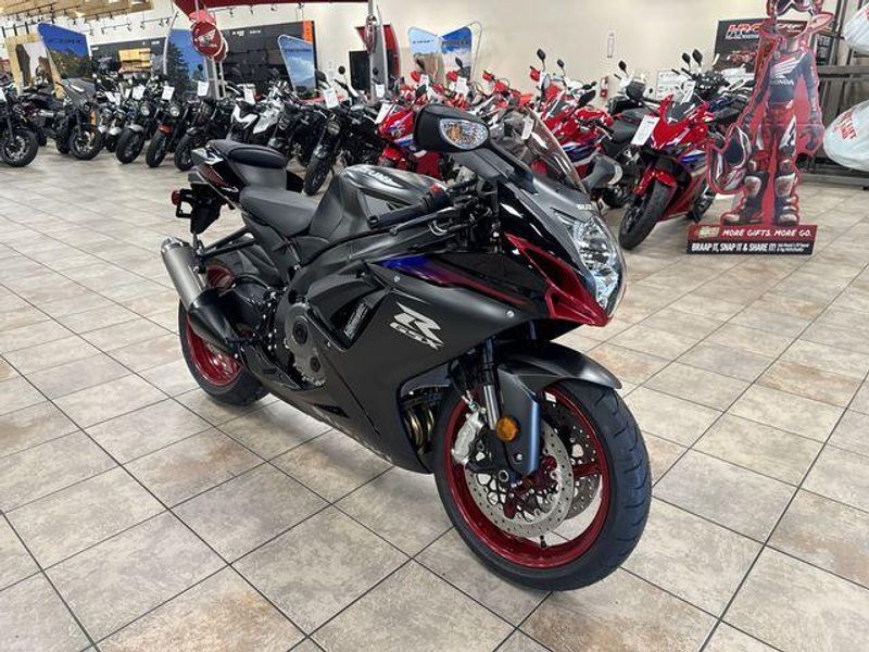 New 2026 Suzuki GSX-R600 Image 11