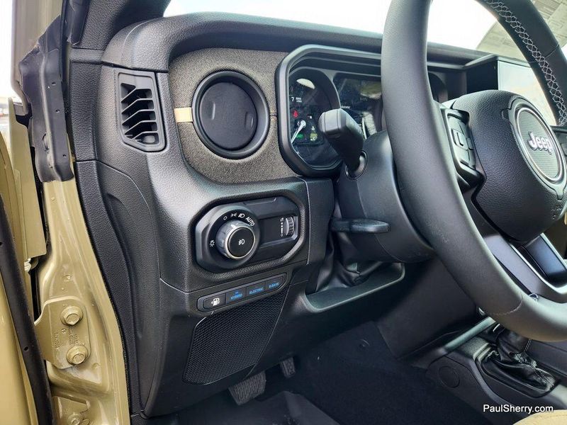 2025 Jeep Wrangler 4-door Willys 