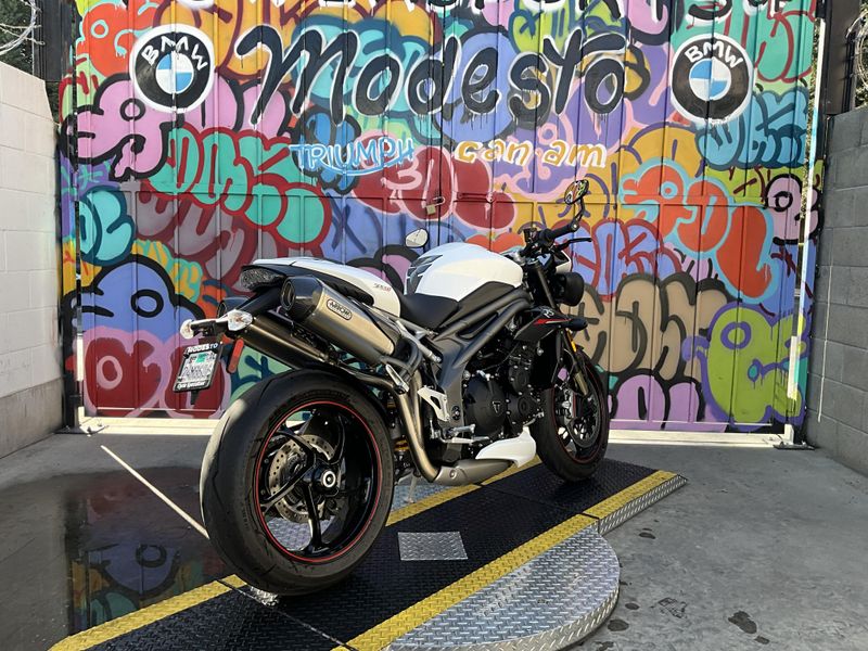 2019 Triumph SPEED TRIPLE RSImage 6