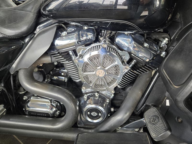 2017 Harley-Davidson ROAD GLIDE ULTRA LIMITED Image 8