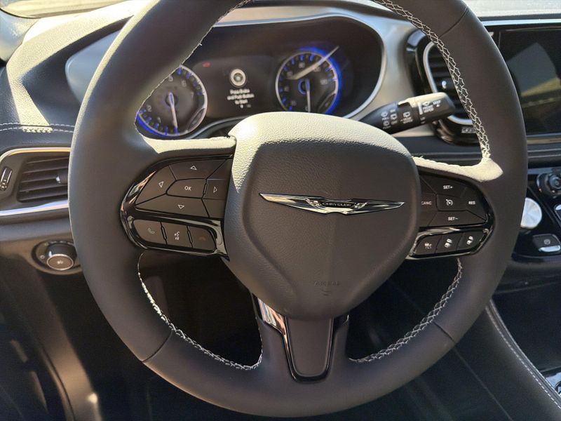 New 2026 Chrysler Pacifica LimitedImage 29