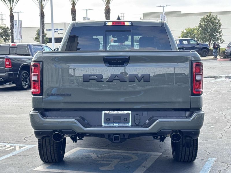 New 2026 RAM 1500 Laramie Crew Cab 4x2 5'7' Box